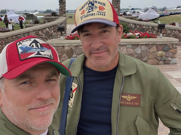 Les Éditions Paquet prennent leur envol à Oshkosh !